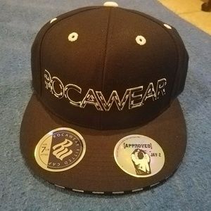 Rocawear fitted hat Black & white 7 1/4